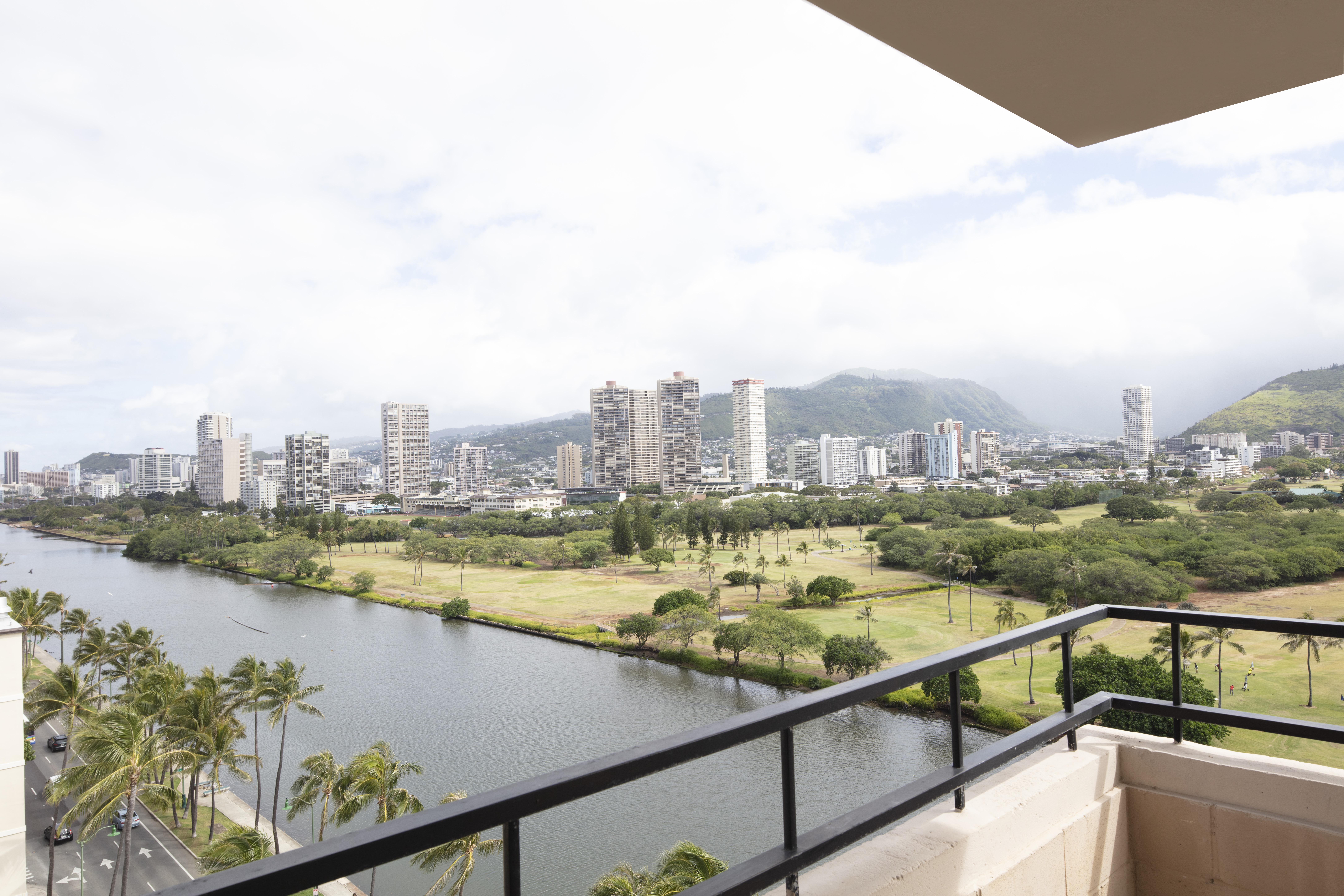Wayfinder Waikiki - Voted Top 10 Best Hotels In Hawaii! Honolulu Exterior photo