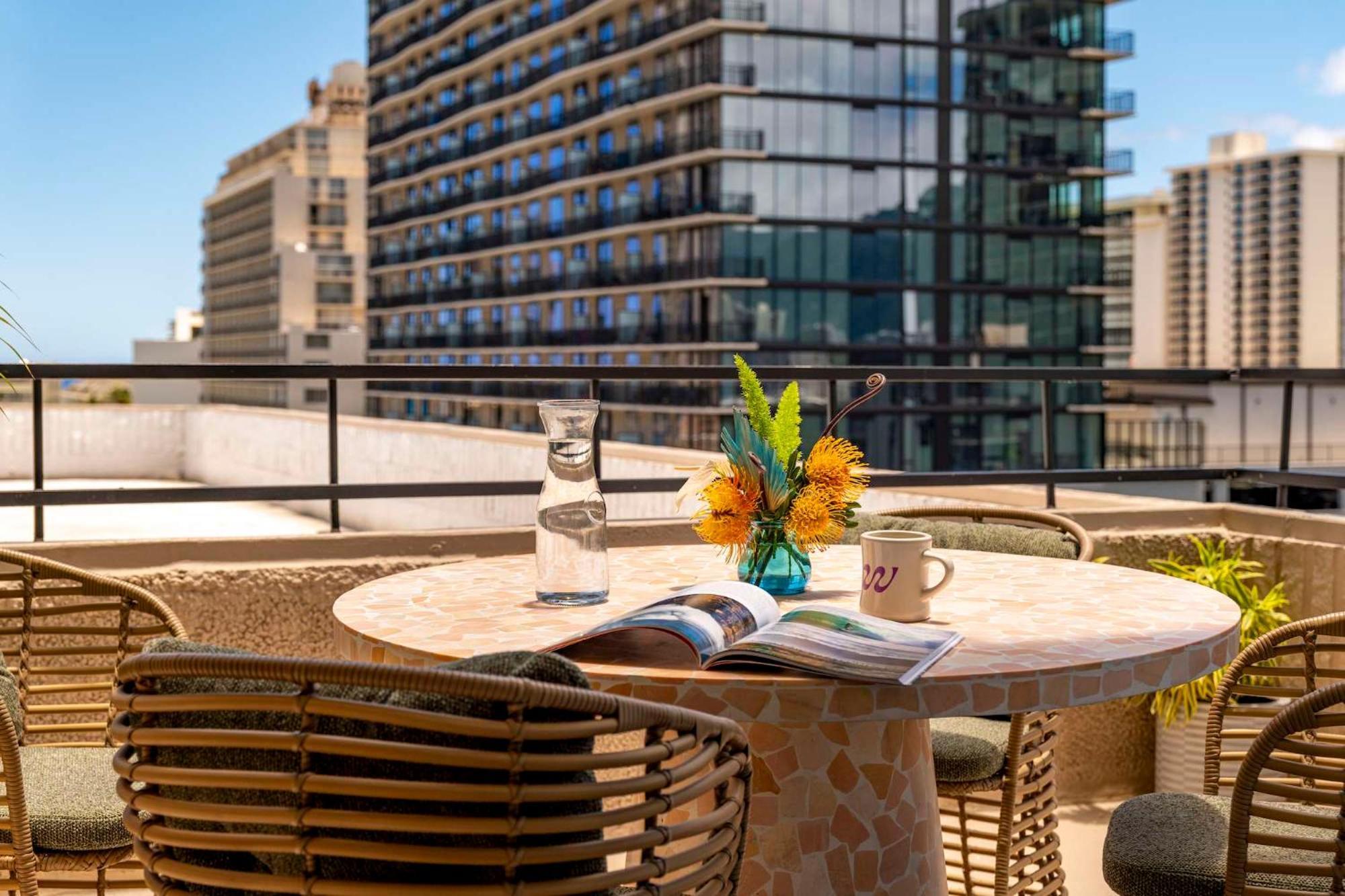Wayfinder Waikiki - Voted Top 10 Best Hotels In Hawaii! Honolulu Exterior photo